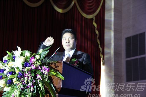 保利贵州常务副总龚菁领队进行宣誓仪式