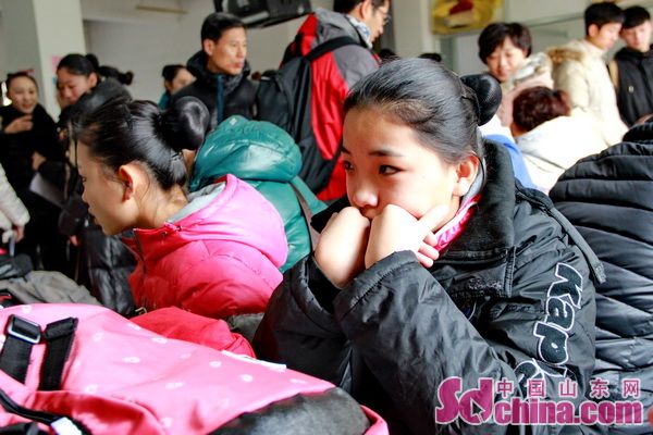 山东四胞胎艺考 复试排队5小时无怨言 山东四胞胎艺考 复试排队5小时无怨言