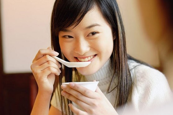 健康观点：喝汤水滋补身体要注意时间