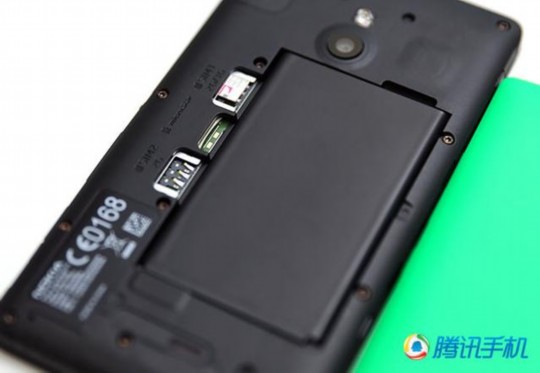 诺基亚XL评测：放大版X 性能和价格的矛盾体