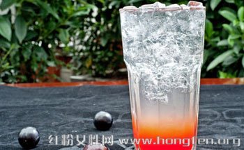 食疗养生提醒：夏季防暑降温猛灌冰水其实最伤胃