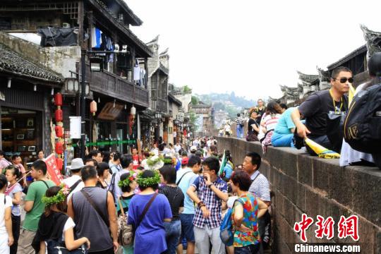 湖南凤凰古城灾后复建基本完成今起对外开放（图）