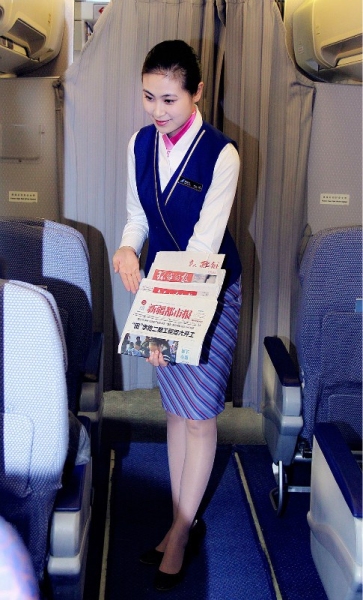 天山木棉花别样红　南航新疆空中服务60年
