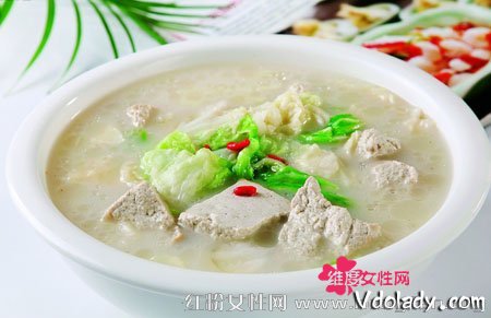 食疗常识：豆腐炖白菜是超营养的平民菜