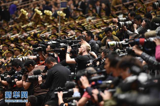 十二届全国人大五次会议在京开幕(组图)