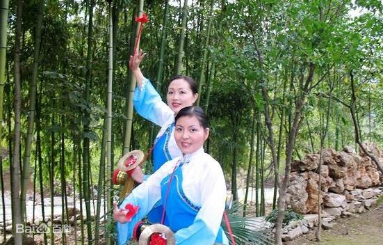 镇安渔鼓是一种古老的汉族说唱艺术