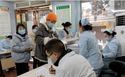 镇安县首批重点人群今天开始接种新冠病毒疫苗